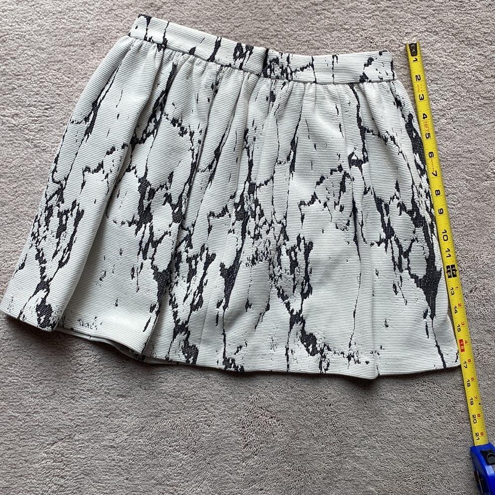 Aqua white & black a-line mini  skirt. - Picture 4 of 9